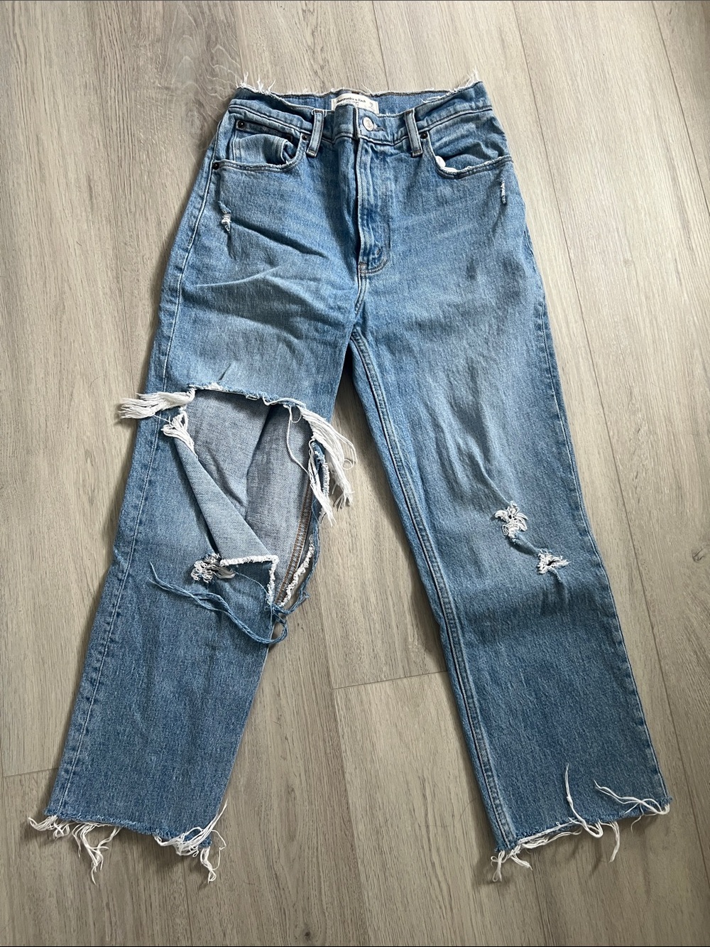 Abercrombie & Fitch The 90's Straight Ultra High Rise Light Blue Jeans 26/2S